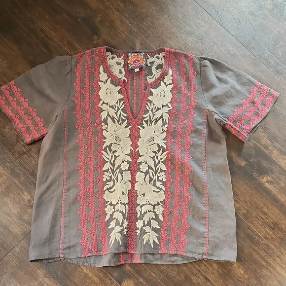JOHNNY WAS Camille floral embroidered boho top S Gray linen v-neck lagenlook top - Picture 5 of 10